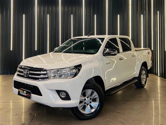 TOYOTA HILUX 2.8 STD 4X4 CD 16V DIESEL 4P MANUAL TOYOTA HILUX 2.8 STD 4X4 CD 16V DIESEL 4P MANUAL